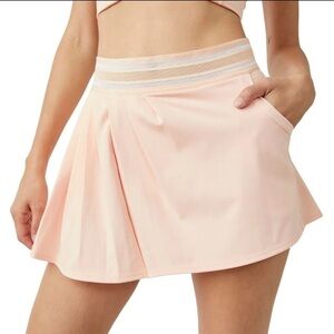 NWOT Free People, Round Robin Skort, Medium in Peaches